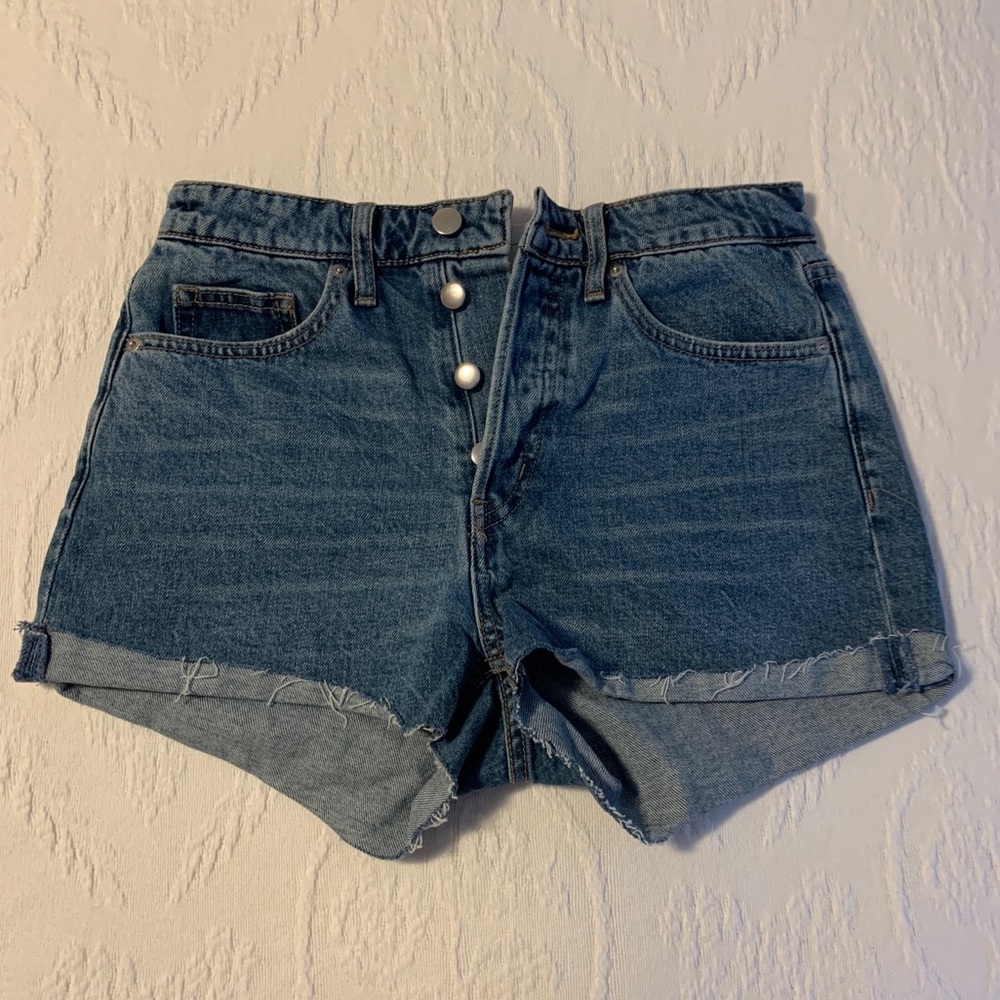H&M highwaisted shorts